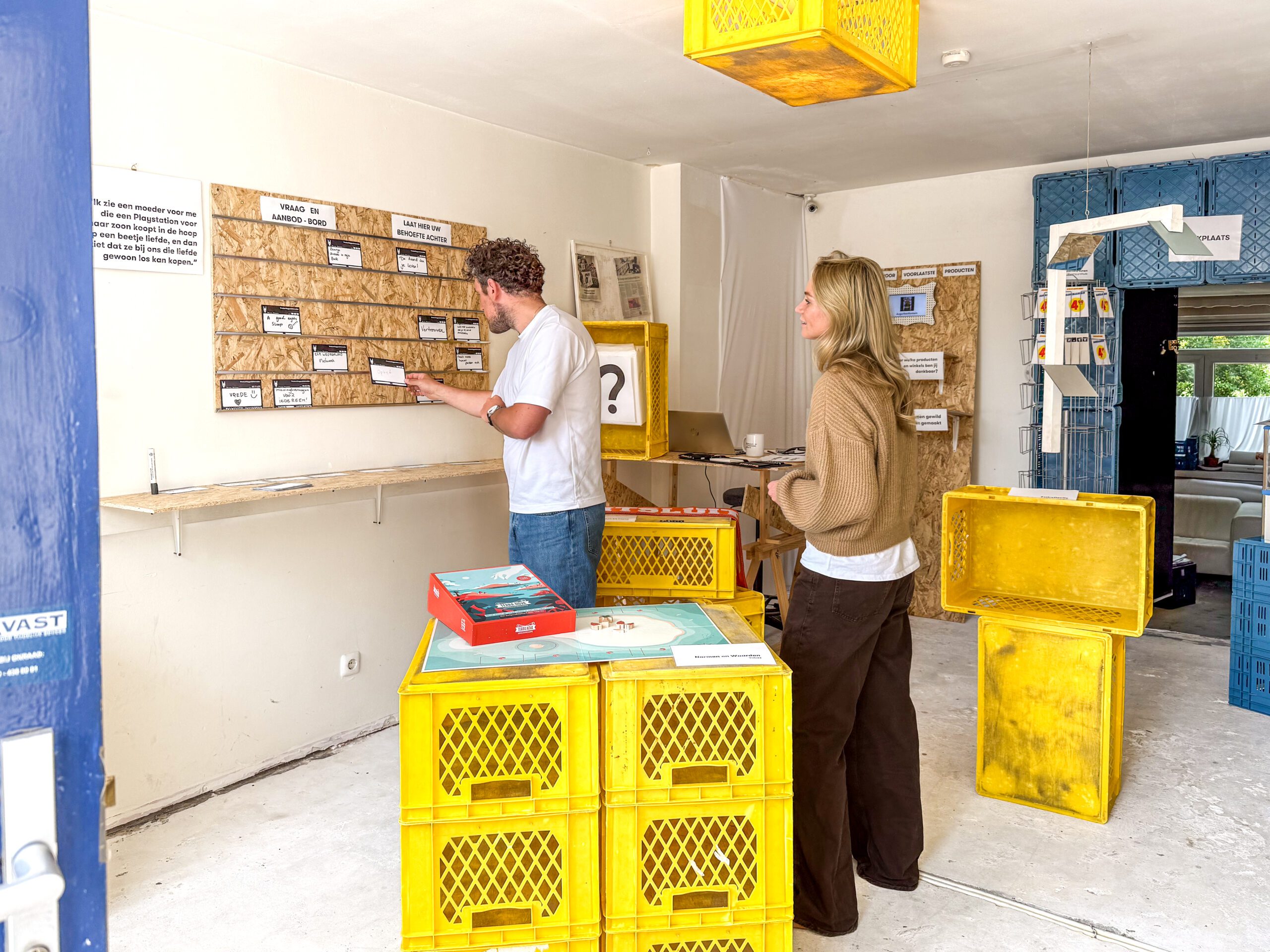 Concept van een winkel waar je geen spullen koopt, maar een goed gesprek.